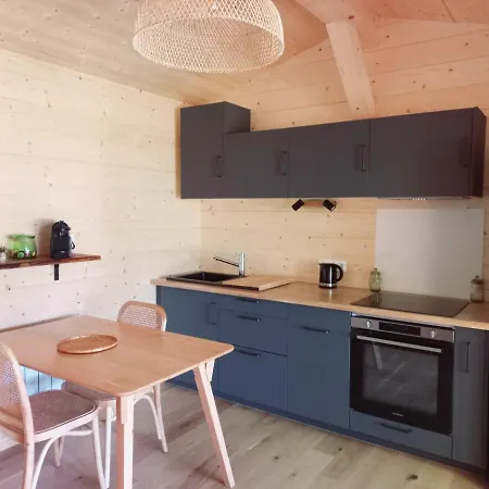 Maisonette Et Bois * La Bégude-de-Mazenc