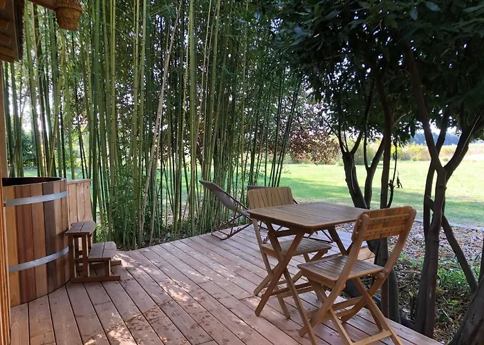 Maisonette Et Bois